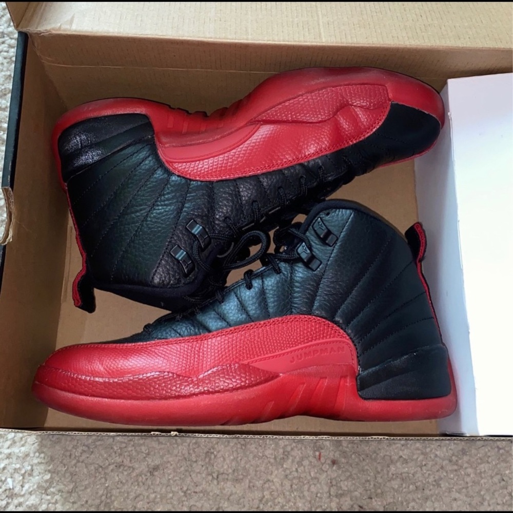 Jordan 12 Retro (flu games)